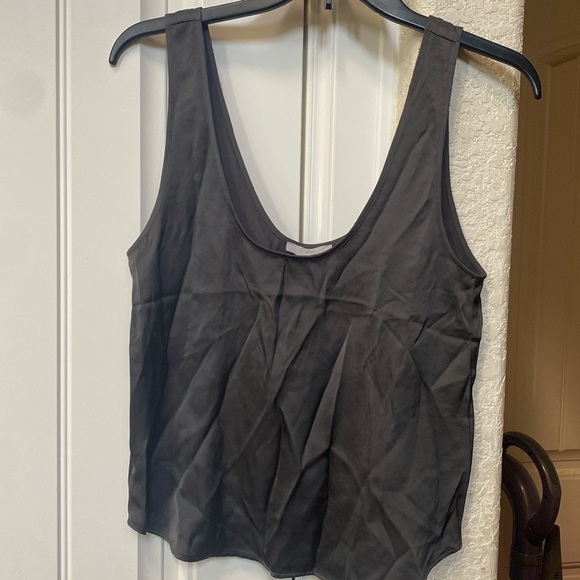 H&M Tops - H&M silk like feeling Tank